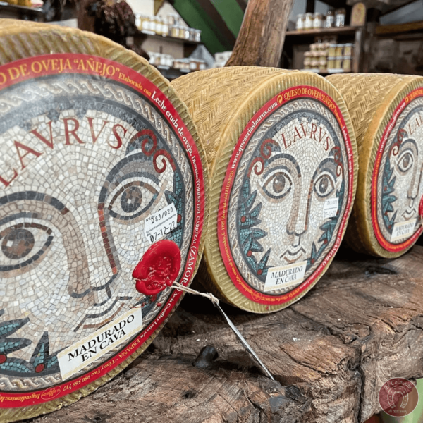 Queso Añejo Laurus