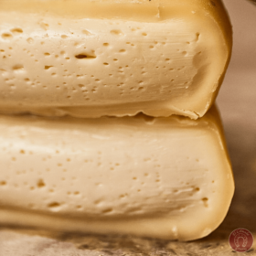 Queso O Mouro Café Canela