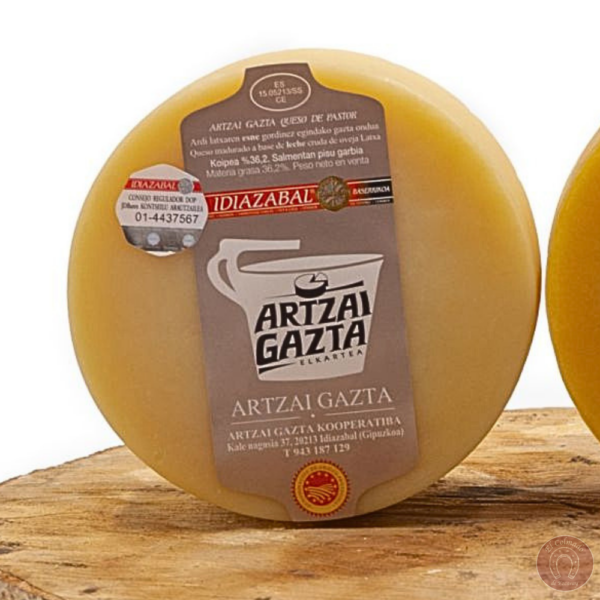 Queso Idiazabal DOP natural Artzai Gazta entero